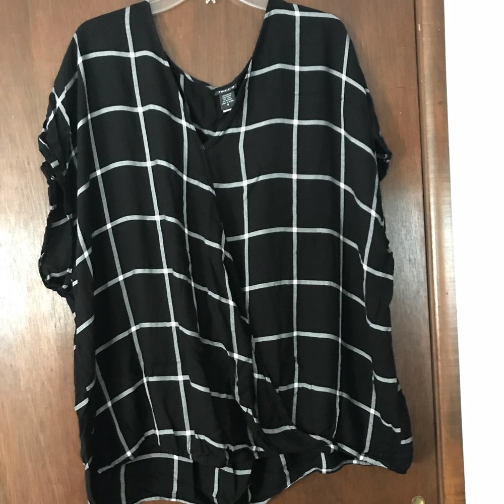 Black and white dress top